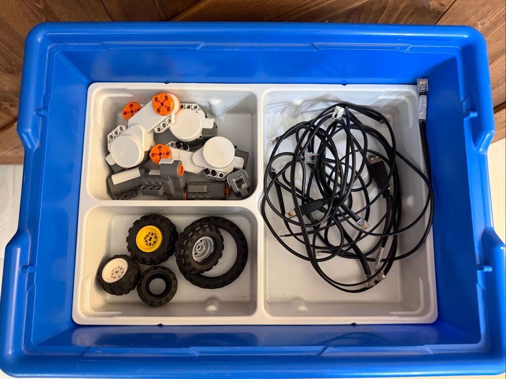 LEGO Education 9648 Construction System Storage Tub Incomplete 317 Pieces (9212) - Picture 11 of 11